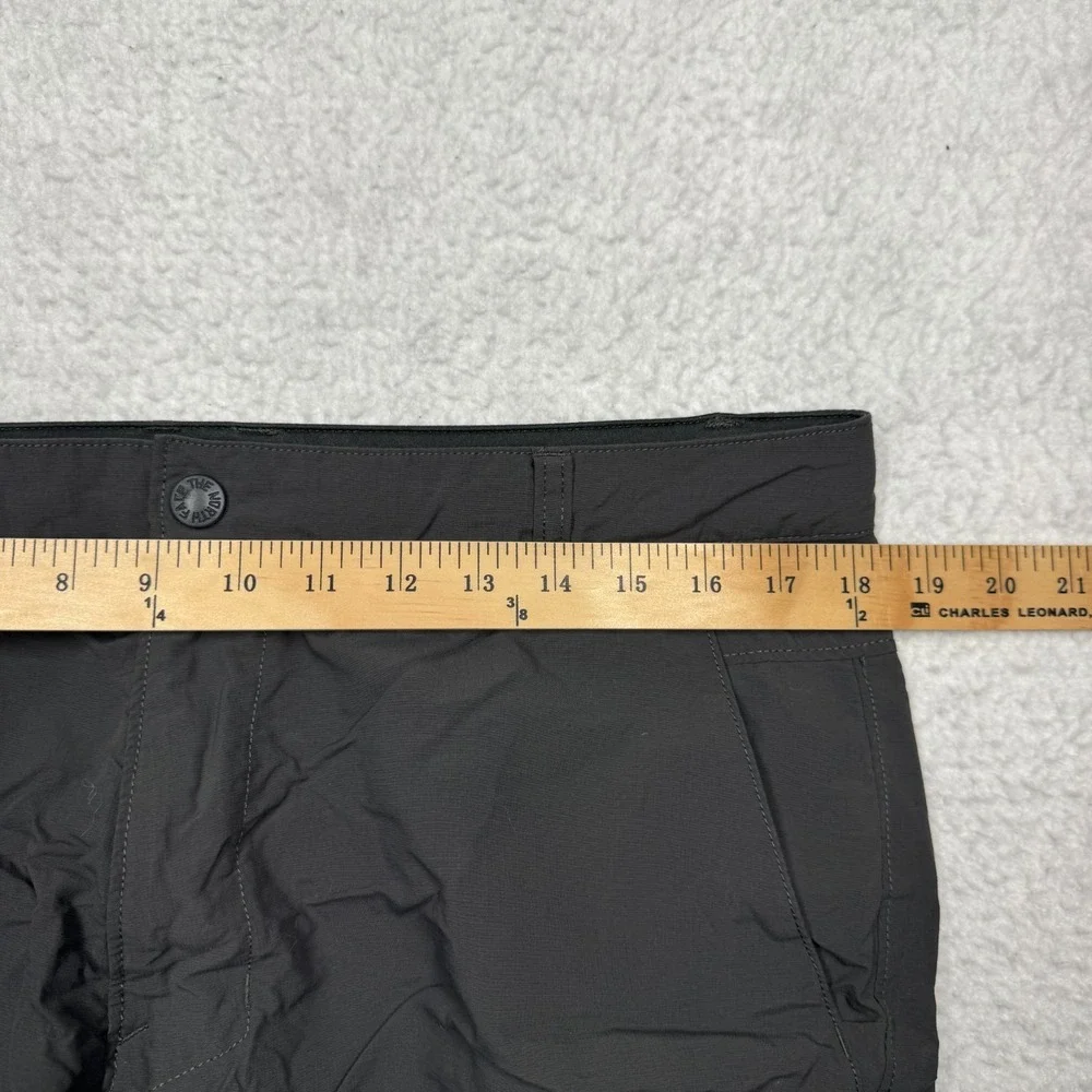 The North Face Shorts Gray Nylon Hiking‎ Casual Men's Size 36 9